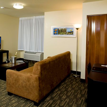 Executive Residency By Best Western Navigator Inn & Suites Everett Εξωτερικό φωτογραφία